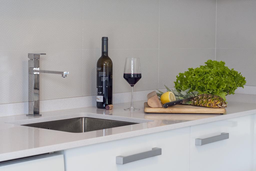 Beachouse - Surf, Bed & Breakfast Ericeira Bagian luar foto
