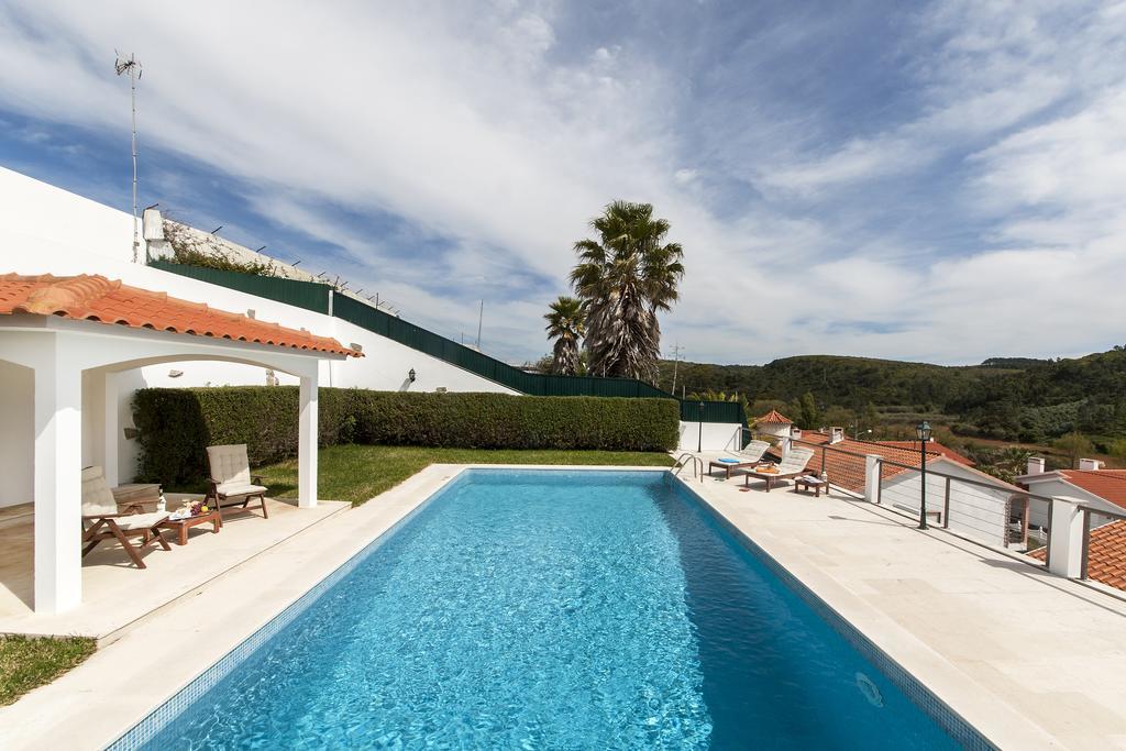 Beachouse - Surf, Bed & Breakfast Ericeira Bagian luar foto