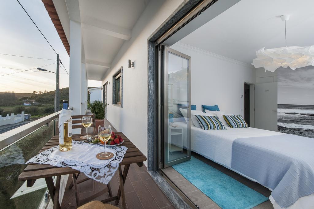 Beachouse - Surf, Bed & Breakfast Ericeira Ruang foto