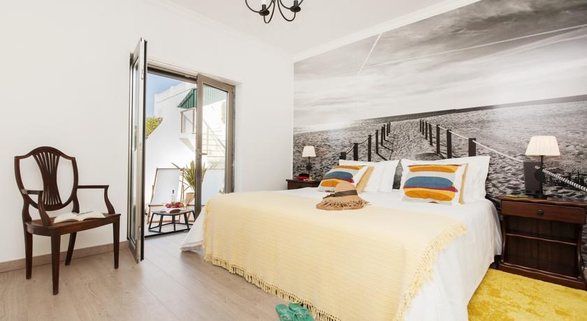 Beachouse - Surf, Bed & Breakfast Ericeira Ruang foto