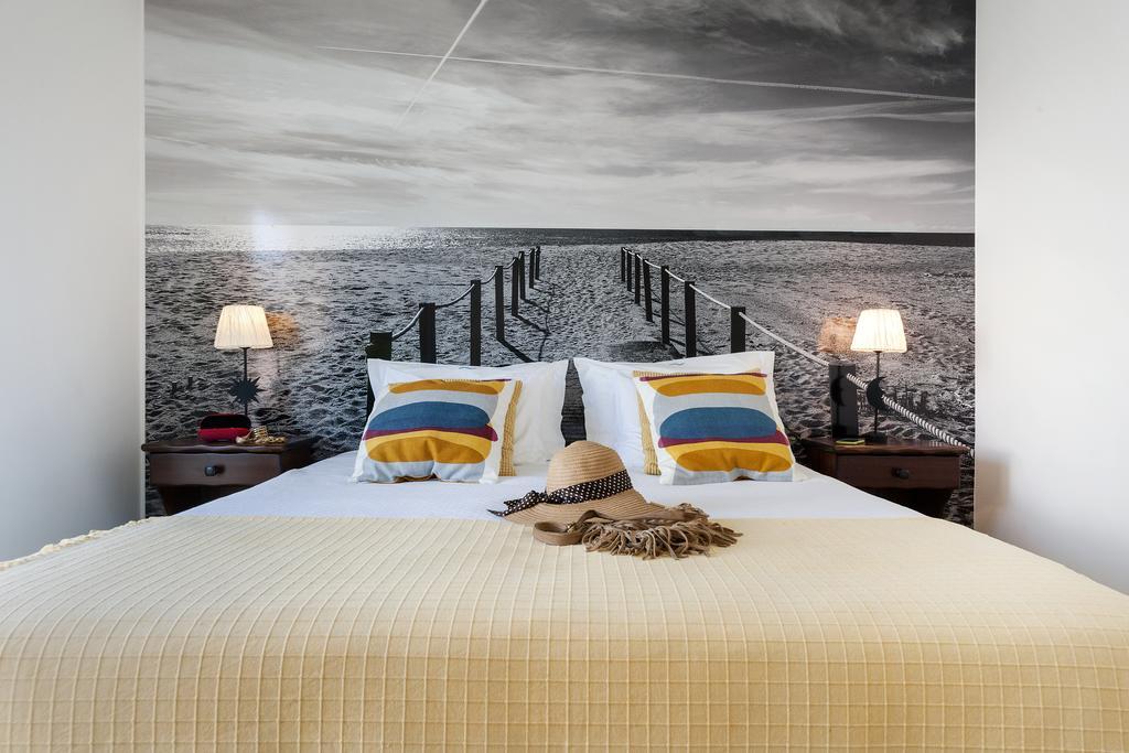 Beachouse - Surf, Bed & Breakfast Ericeira Ruang foto