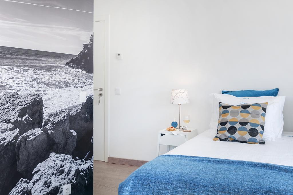 Beachouse - Surf, Bed & Breakfast Ericeira Ruang foto