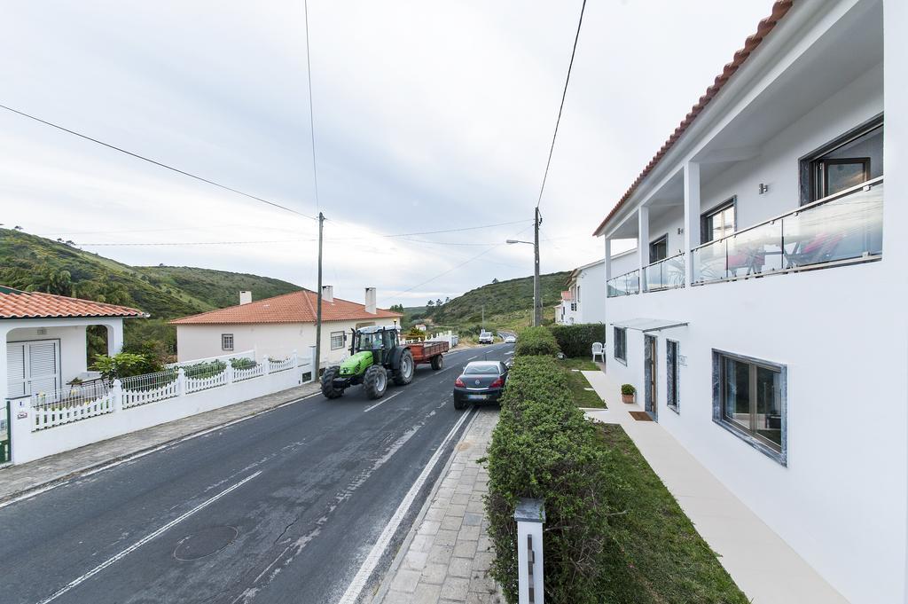 Beachouse - Surf, Bed & Breakfast Ericeira Bagian luar foto
